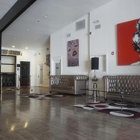 ויקטורוויל Green Tree Inn And Extended Stay Suites מראה חיצוני תמונה
