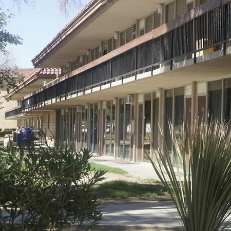ויקטורוויל Green Tree Inn And Extended Stay Suites מראה חיצוני תמונה