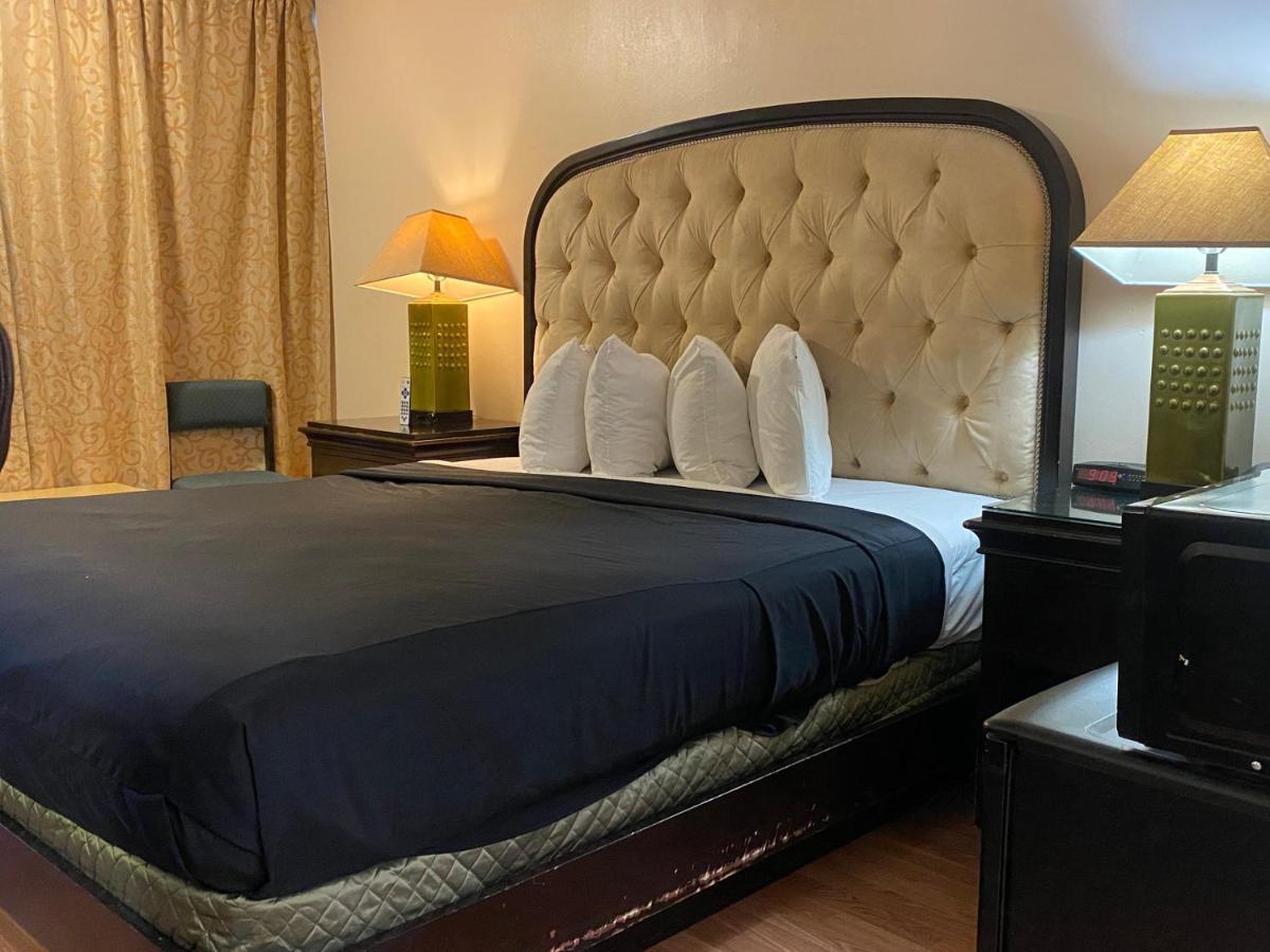 ויקטורוויל Green Tree Inn And Extended Stay Suites מראה חיצוני תמונה