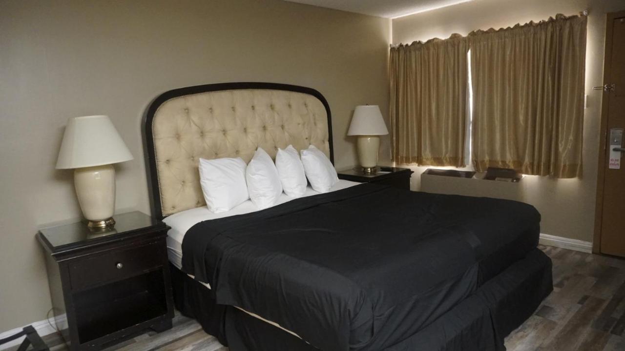 ויקטורוויל Green Tree Inn And Extended Stay Suites מראה חיצוני תמונה