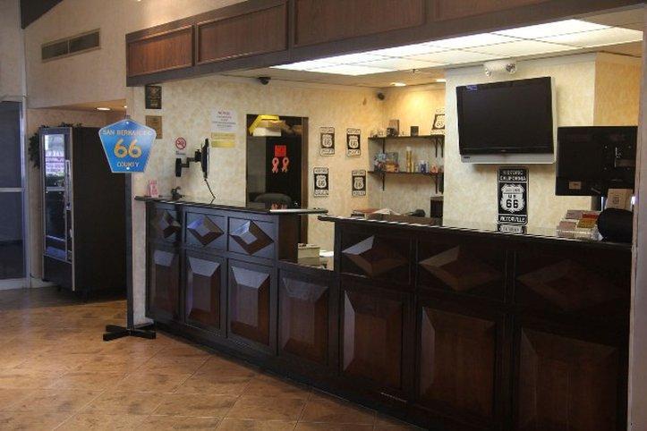 ויקטורוויל Green Tree Inn And Extended Stay Suites מראה חיצוני תמונה
