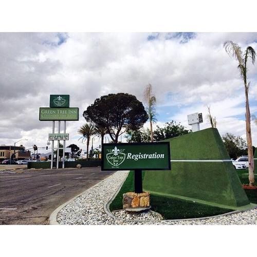 ויקטורוויל Green Tree Inn And Extended Stay Suites מראה חיצוני תמונה